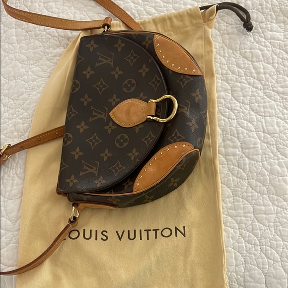Louis Vuitton NM Crossbody Bag - Picture 16 of 16